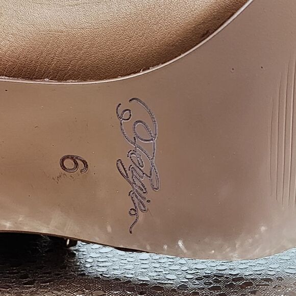 Fergie Women's Enigma Leather Block Heel Ankle Boots - 6M - Picture 8 of 8